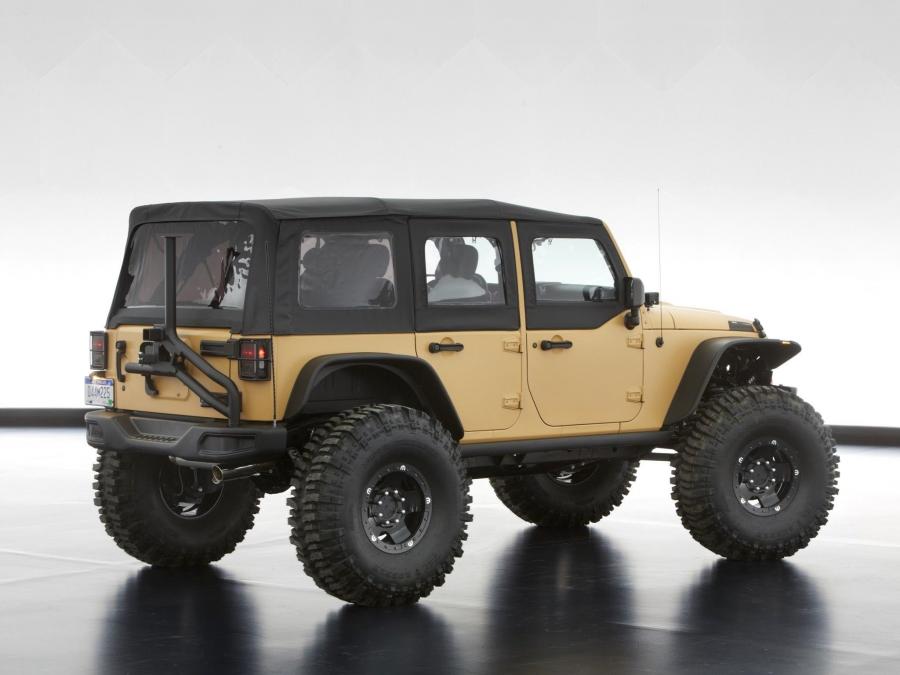  Jeep Wrangler Sand Trooper II Concept 2013 года  (фото 2 из 20)